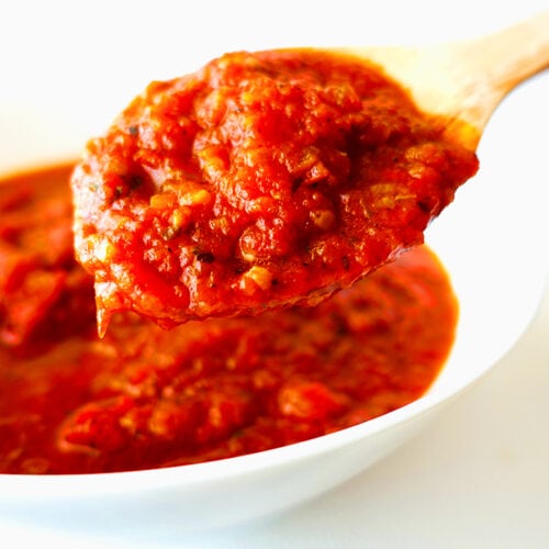 8 Ways to Make Tomato Sauce Less Acidic (Foolproof!)