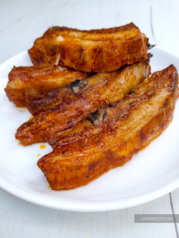 A plate with oven baked spare ribs
