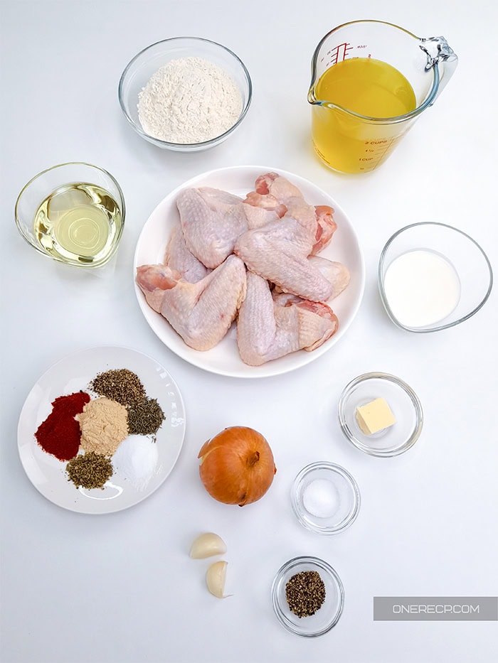 Ingredients for smothered chicken wings