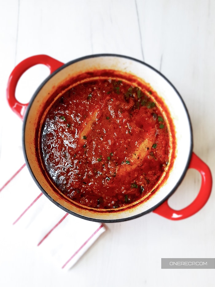 Cooked spaghetti sauce without tomato paste made in a Dutch oven